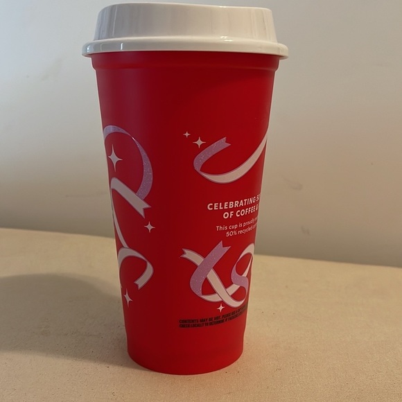 2021 AND 2022 Limited edition Starbucks red cups - Picture 4 of 12